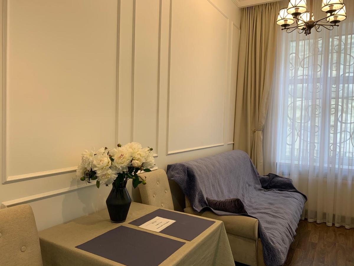 Lux Apartament На Левицького 利沃夫 外观 照片